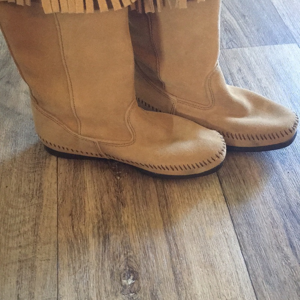 Boots - Picture 2 of 6
